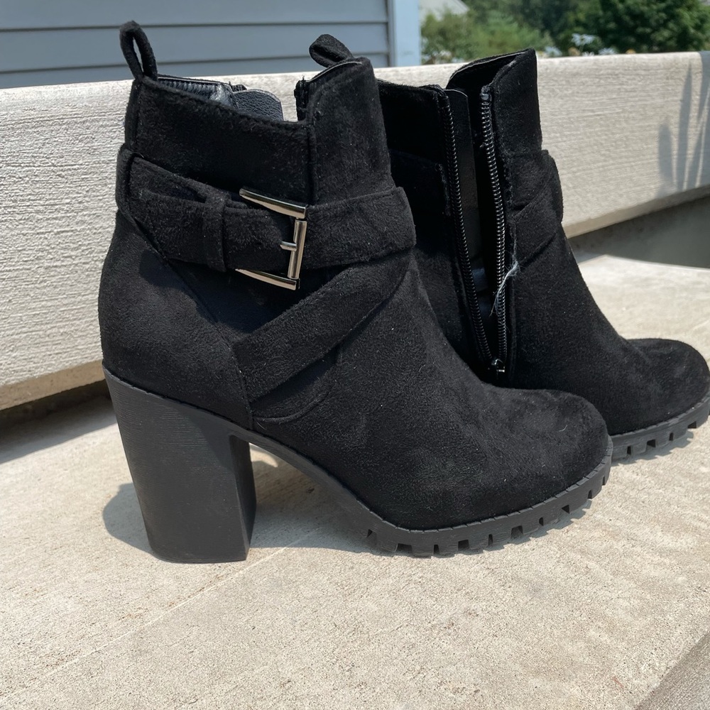 Black Heal boots